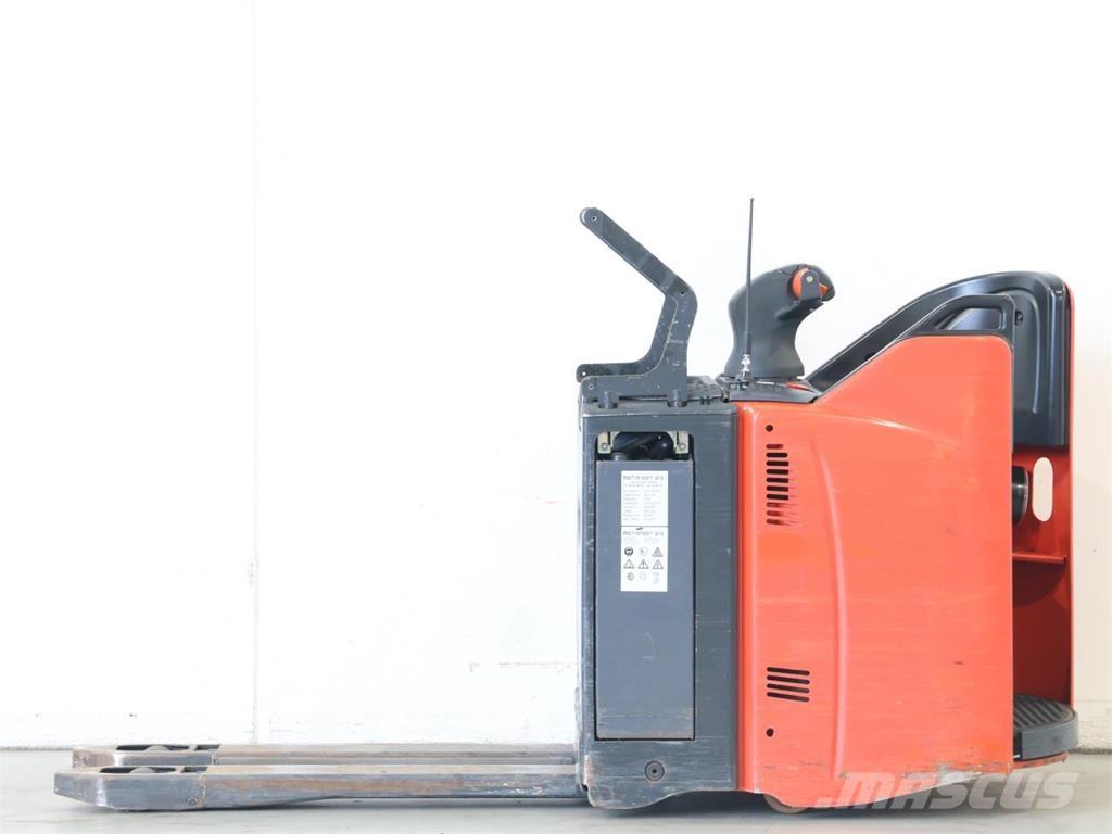 Linde T20SP/131-02 Meeloop stapelaar