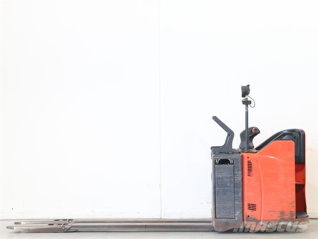 Linde T20SP/131-08 Meeloop stapelaar