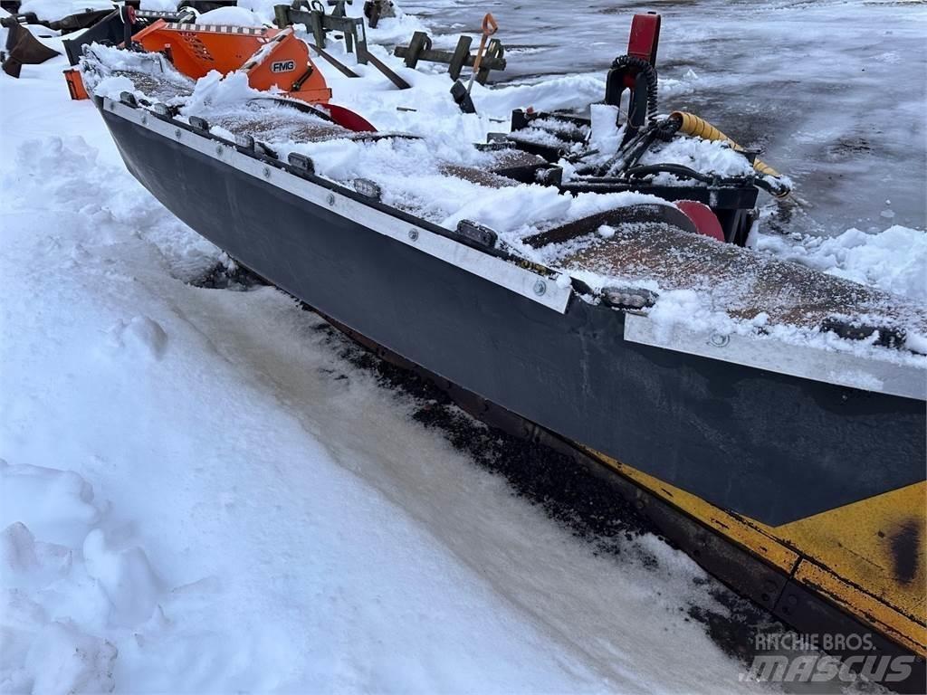 Ajax 3000 HJX Sneeuwschuivers en -ploegen
