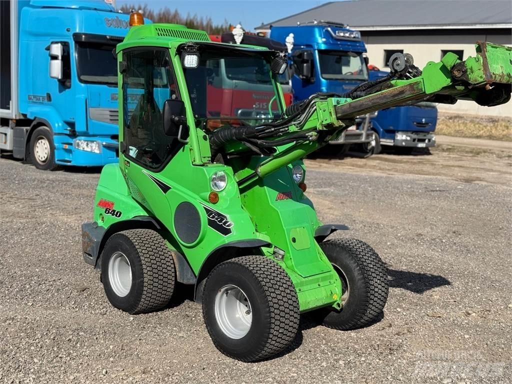 Avant 640 DLX Miniladers
