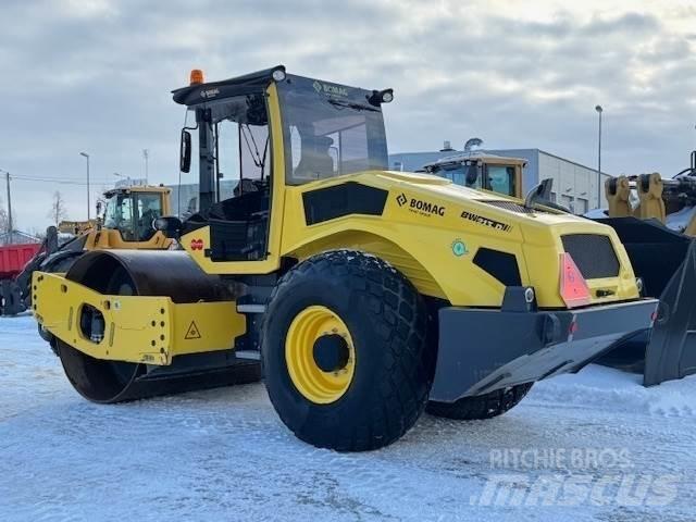 Bomag BW 213D-5 Bouw - Overige
