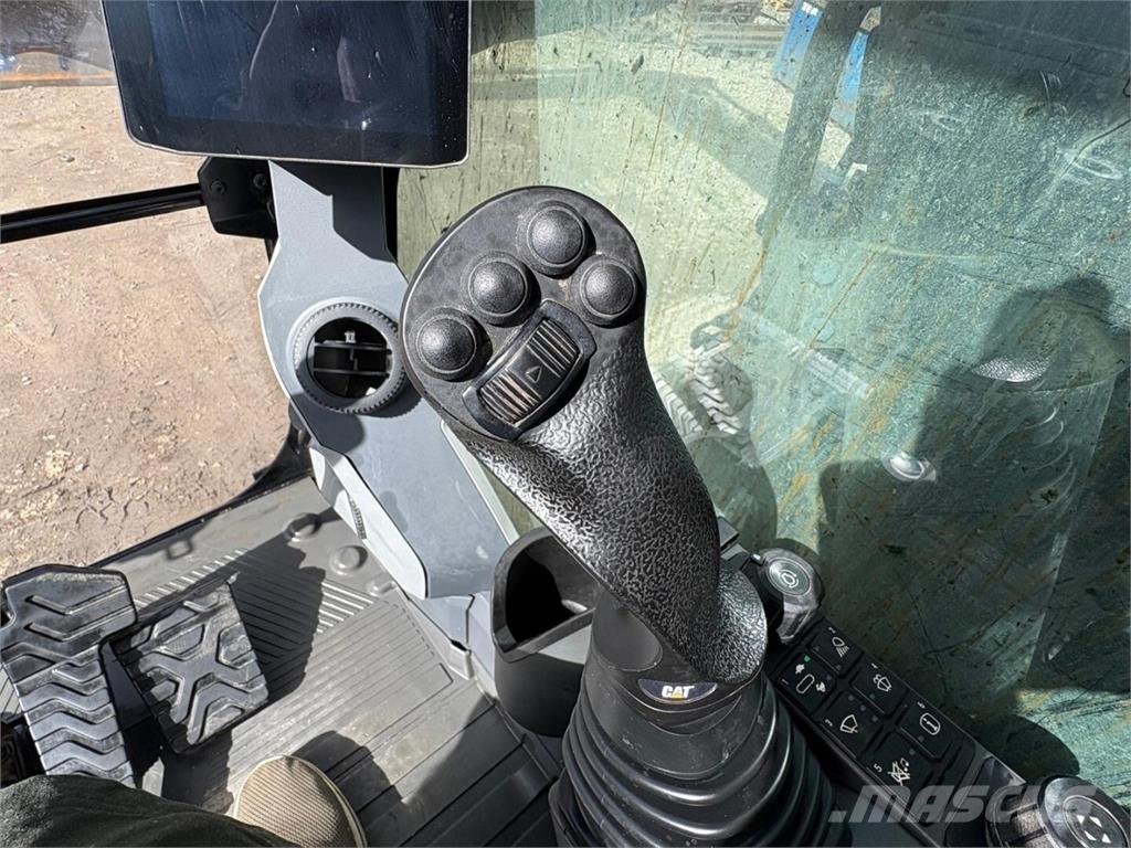 CAT 325 Rupsgraafmachines