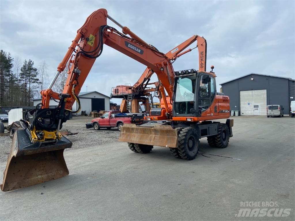 Doosan DX 140W Wielgraafmachines