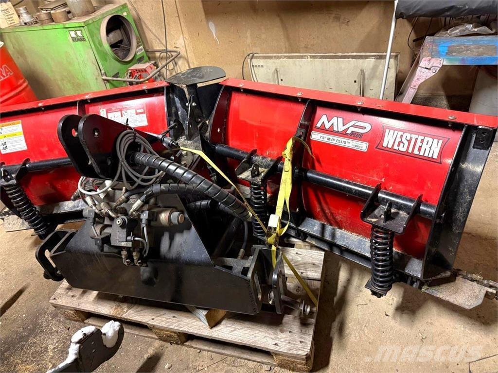 Hilltip Aura Sneeuwschuivers en -ploegen