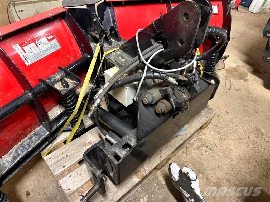 Hilltip Aura Sneeuwschuivers en -ploegen