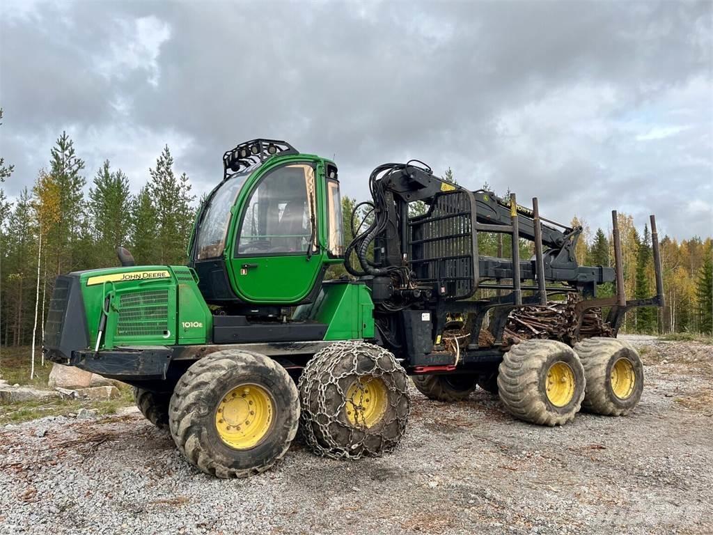 John Deere 1010E Uitrijwagens