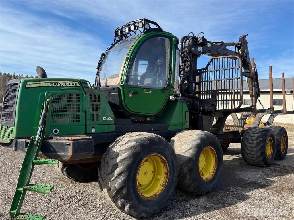 John Deere 1210E Uitrijwagens
