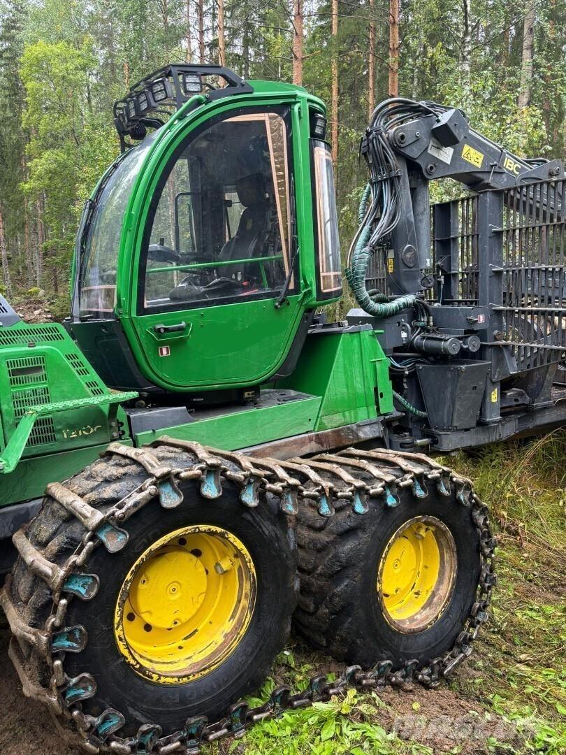 John Deere 1210G Uitrijwagens