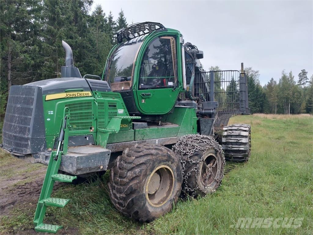 John Deere 1210G Uitrijwagens