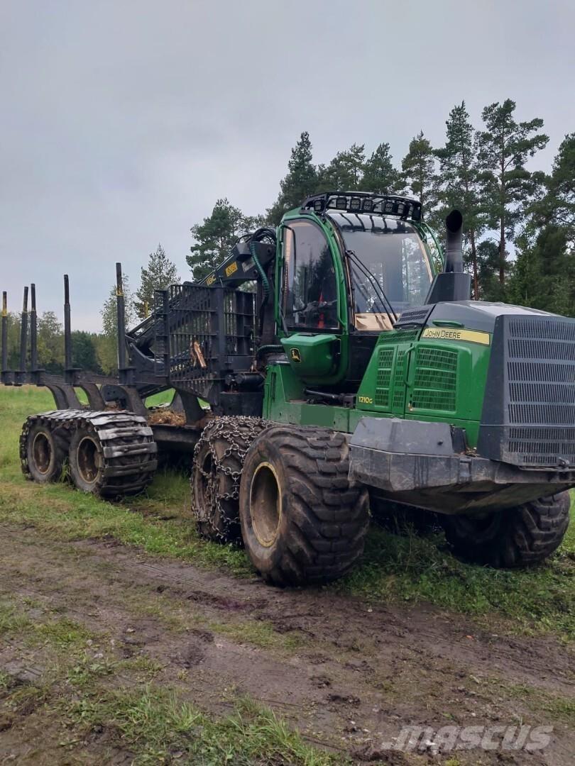 John Deere 1210G Uitrijwagens