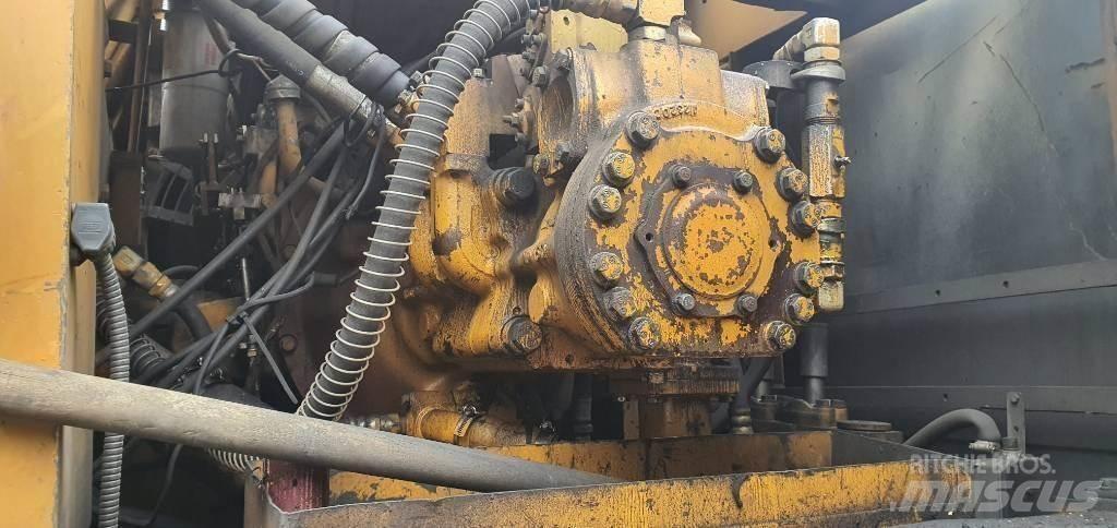 Komatsu PC300-3 Rupsgraafmachines