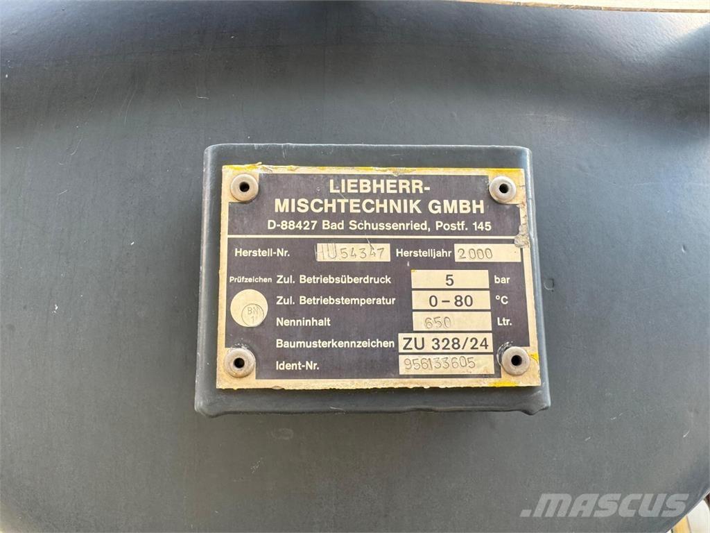 Liebherr 12m3 Betonmixers en pompen