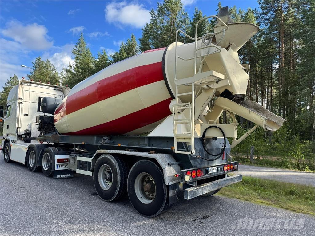 Liebherr 12m3 Betonmixers en pompen