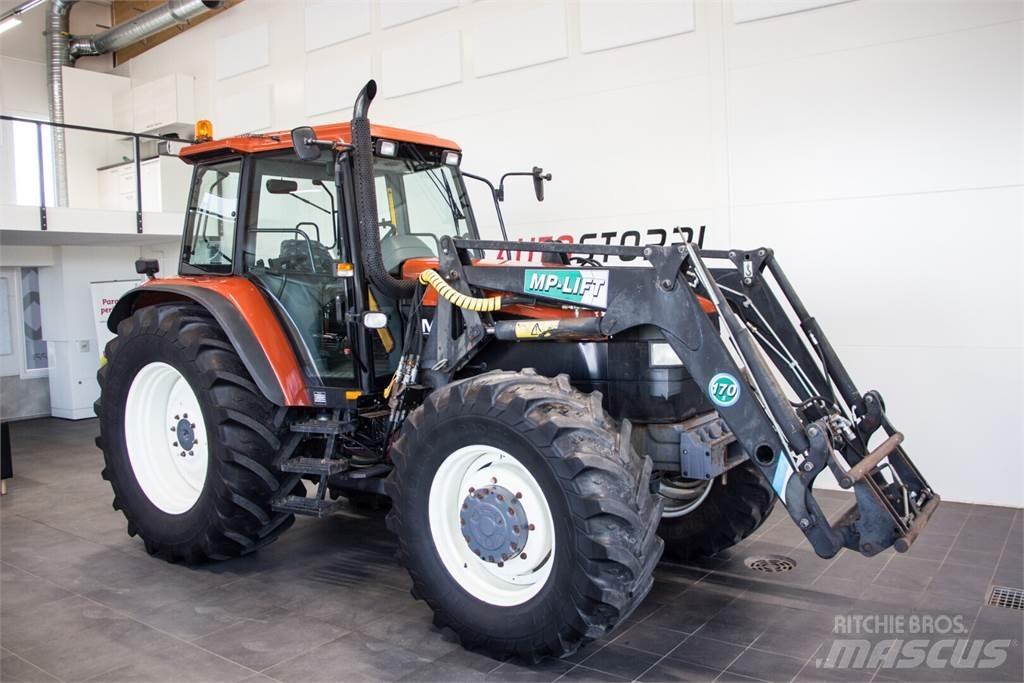 New Holland M135 Tractoren
