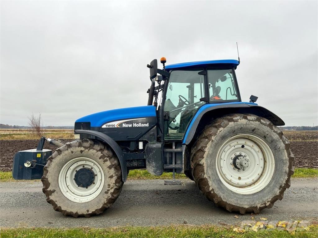 New Holland TM190 Tractoren