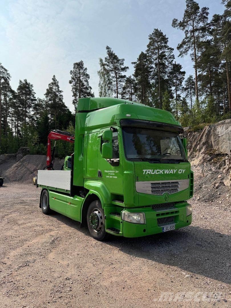 Renault Premium Vlakke laadvloer met kraan