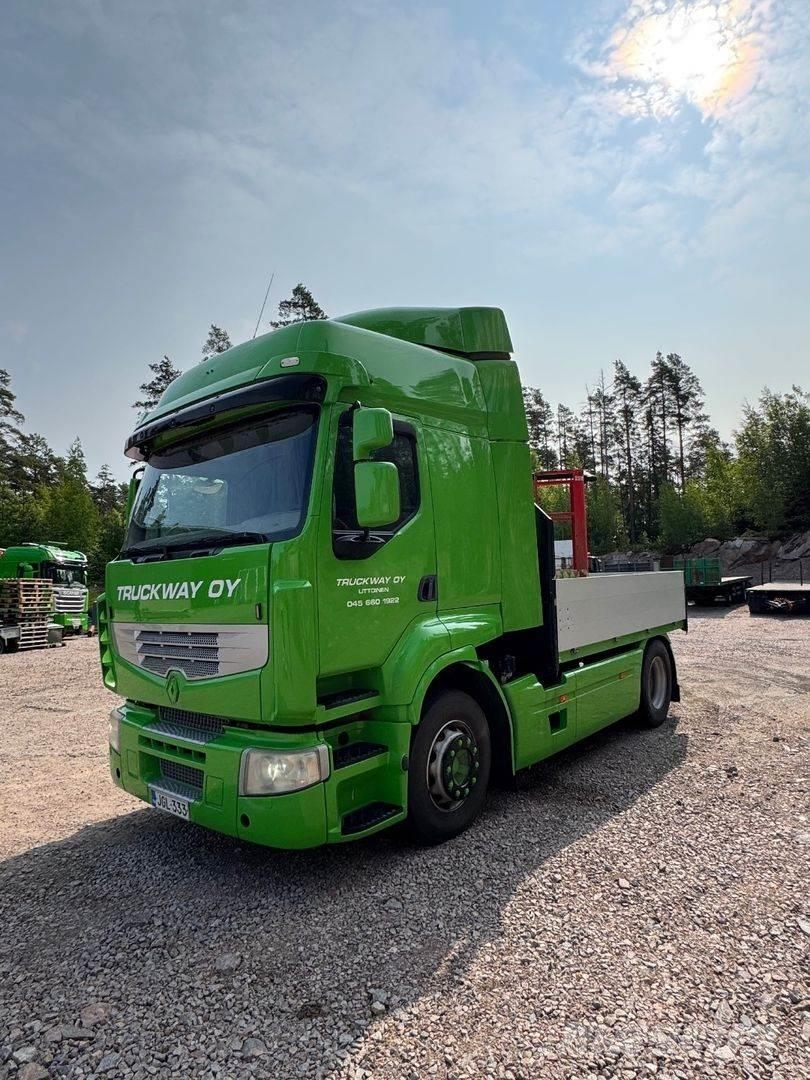 Renault Premium Vlakke laadvloer met kraan