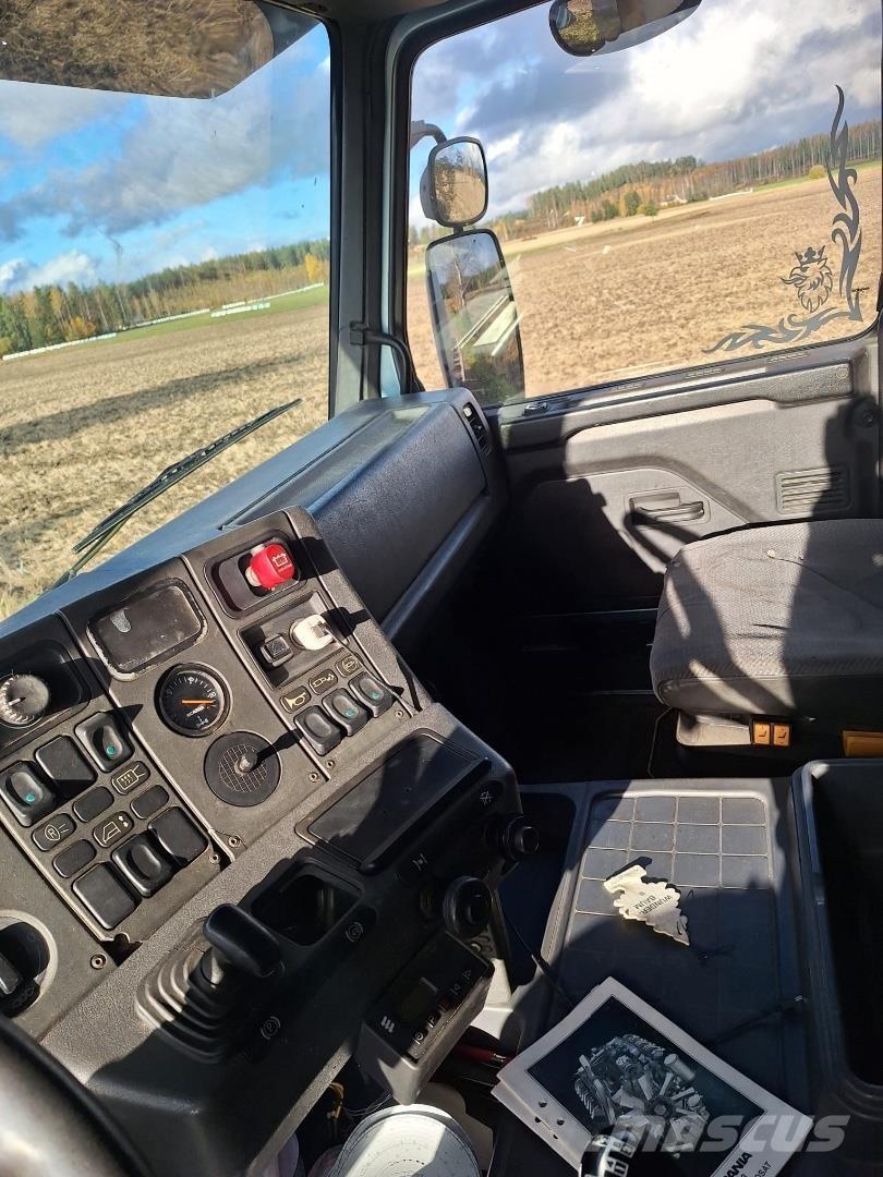 Scania 143H Vrachtwagens voor bosbouwmachines