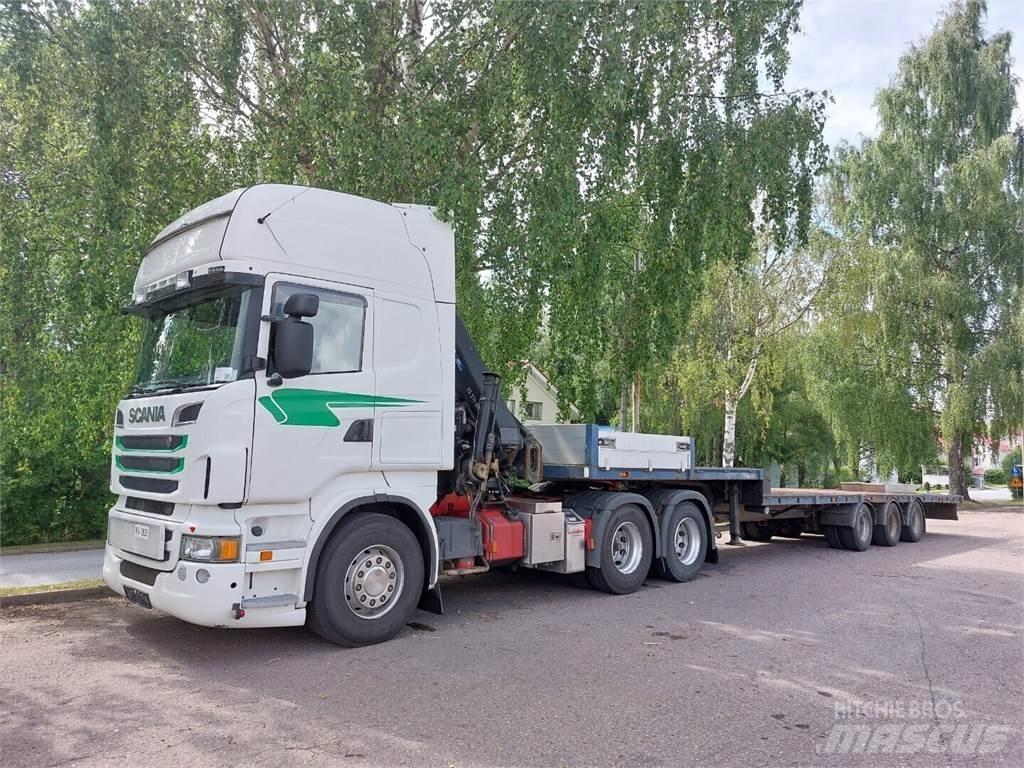 Scania r 560 Vlakke laadvloer met kraan