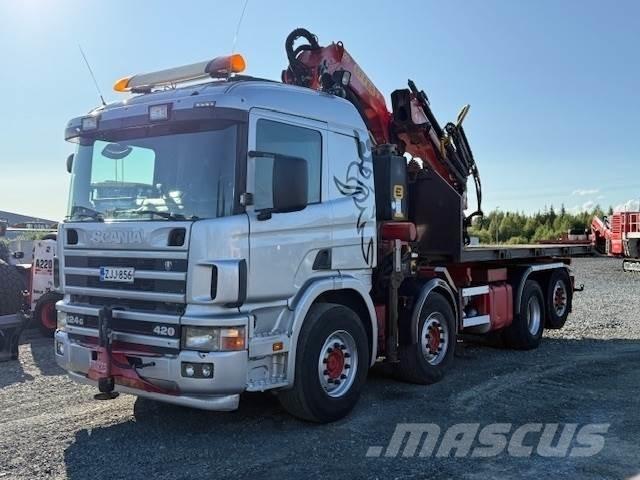 Scania R124G Vlakke laadvloer met kraan