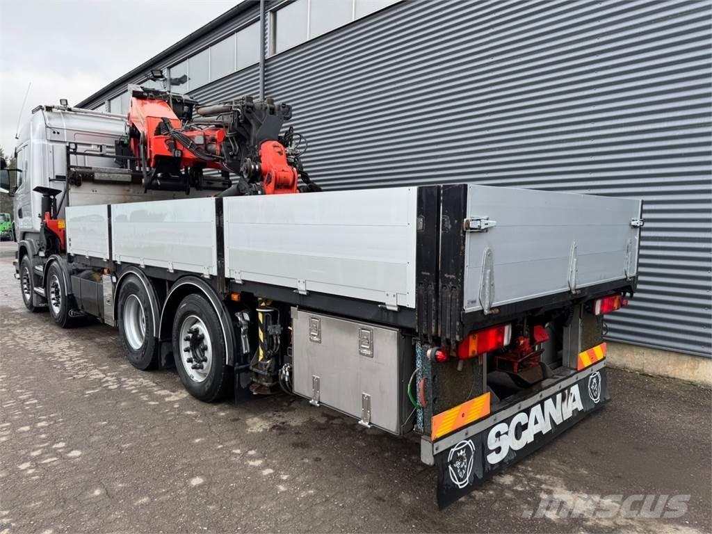 Scania R480 8X2*6 Vlakke laadvloer met kraan
