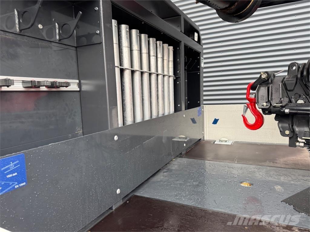 Scania R500 8X4 Vlakke laadvloer met kraan