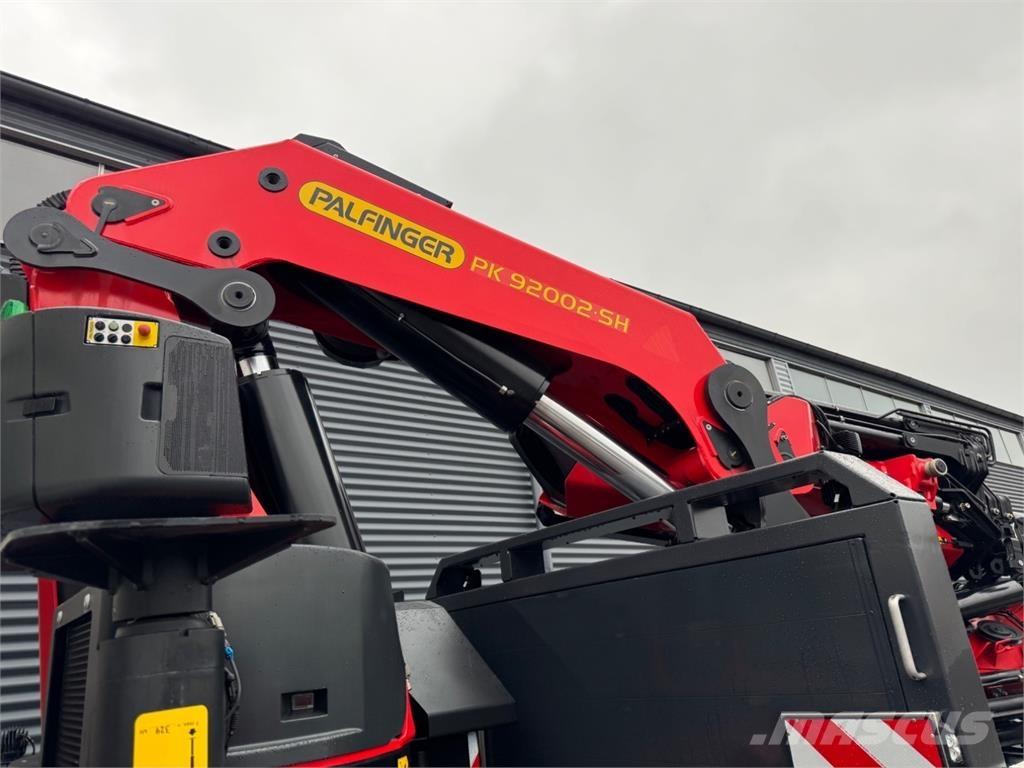 Scania R500 8X4 Vlakke laadvloer met kraan