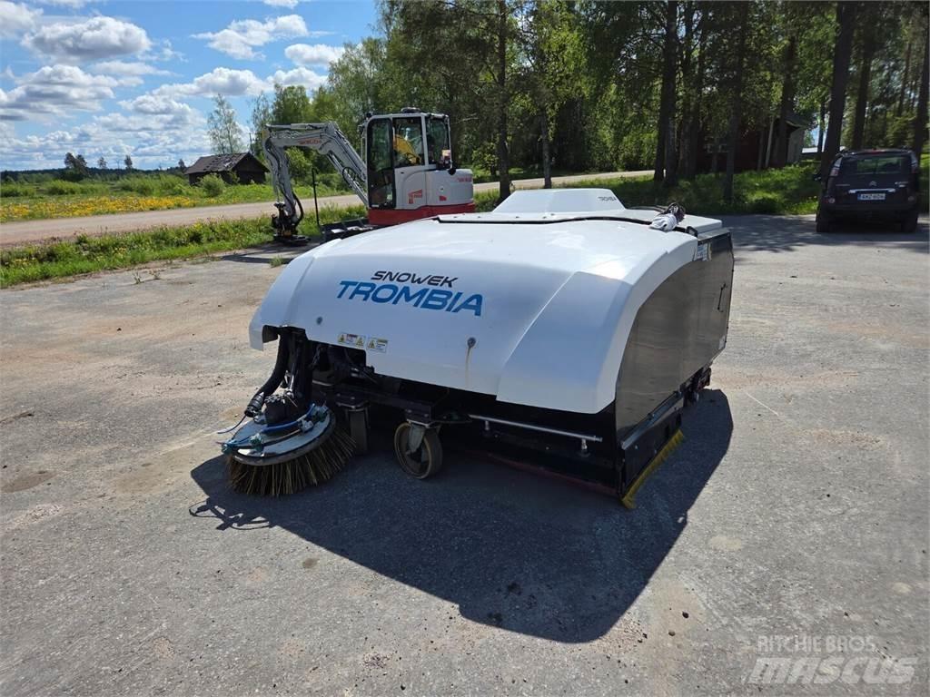 Snowek Trombia Veegmachines