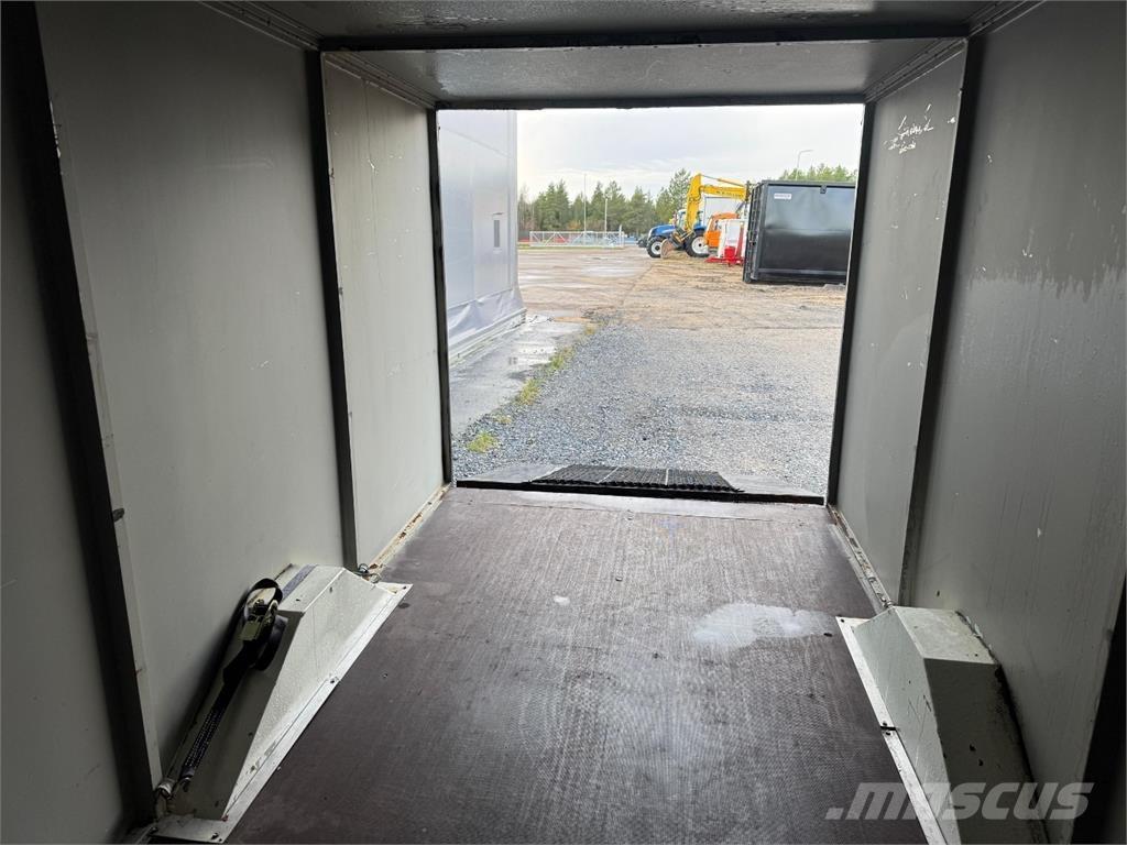  Umpiperäkärry Aanhangwagens