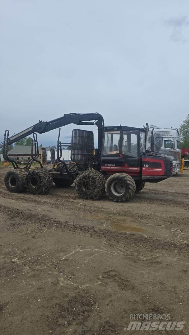 Valmet 820 Uitrijwagens
