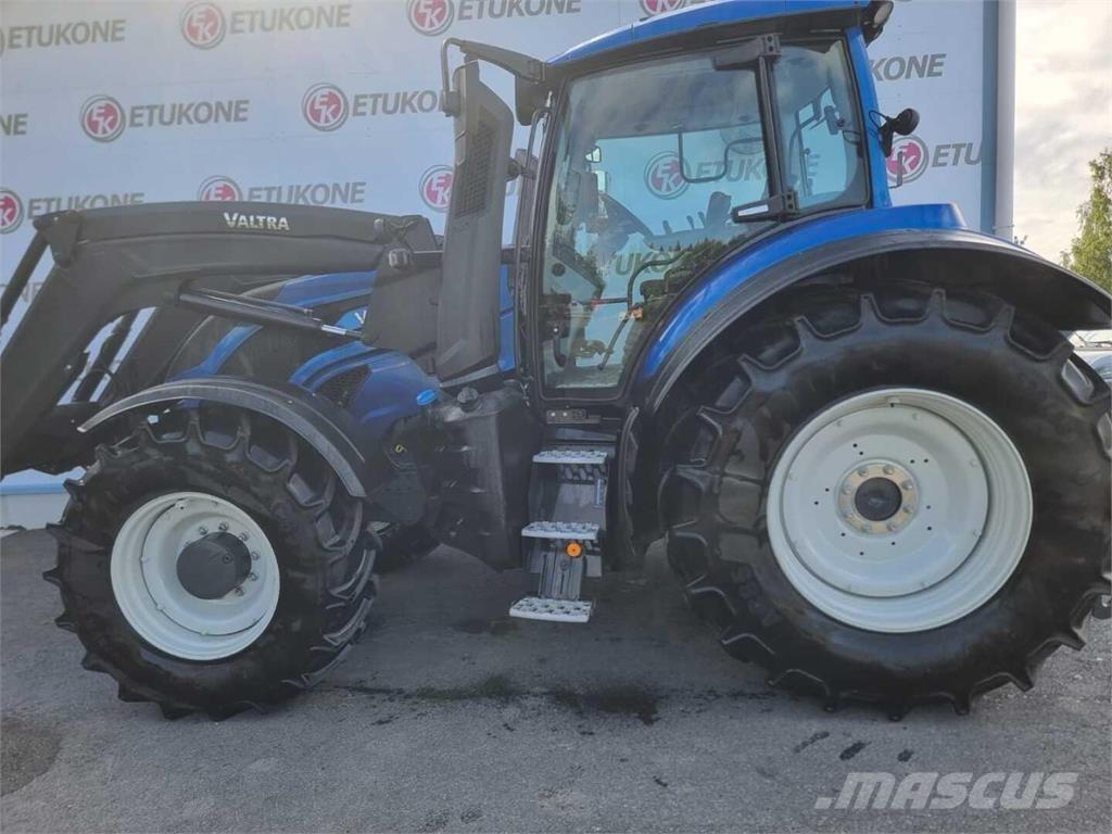 Valtra T145 Tractoren