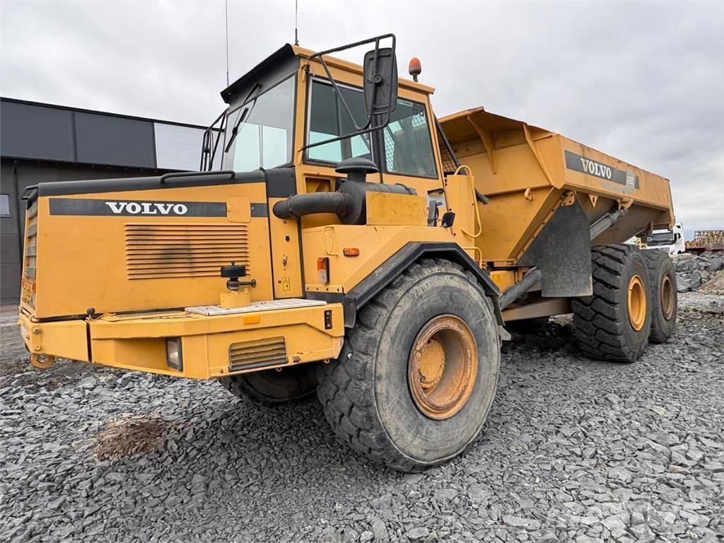 Volvo A 25 C Knik dumptrucks