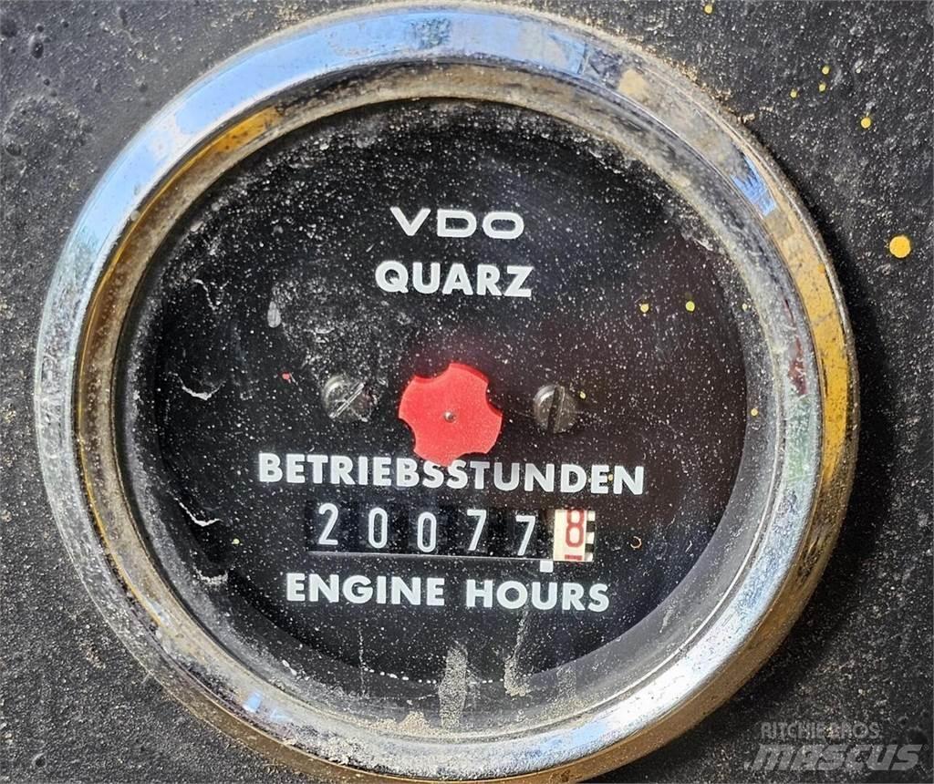 Volvo EW 200 Wielgraafmachines