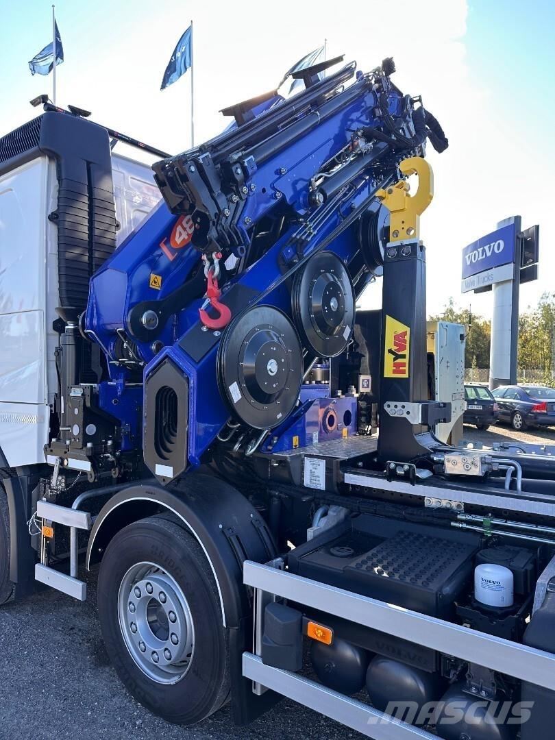 Volvo FH13 8x4 Vlakke laadvloer met kraan