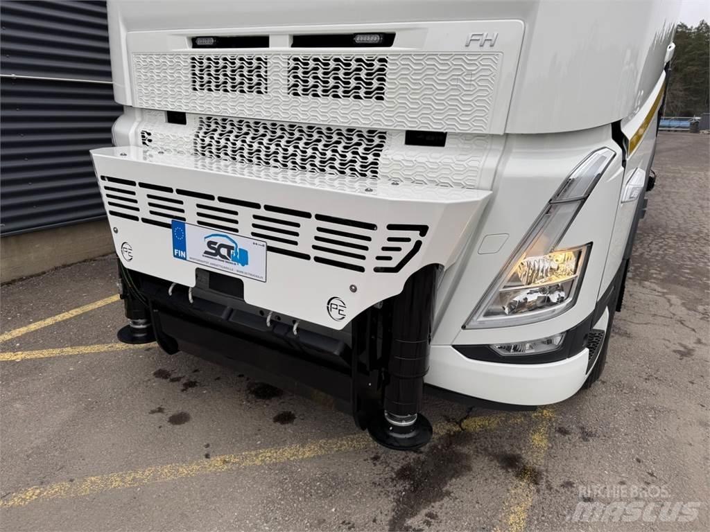Volvo FH540 10X4 Vlakke laadvloer met kraan