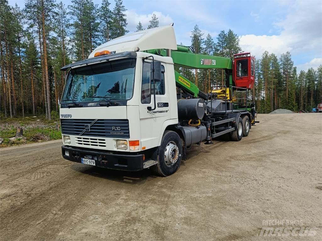 Volvo FL10 Vlakke laadvloer met kraan