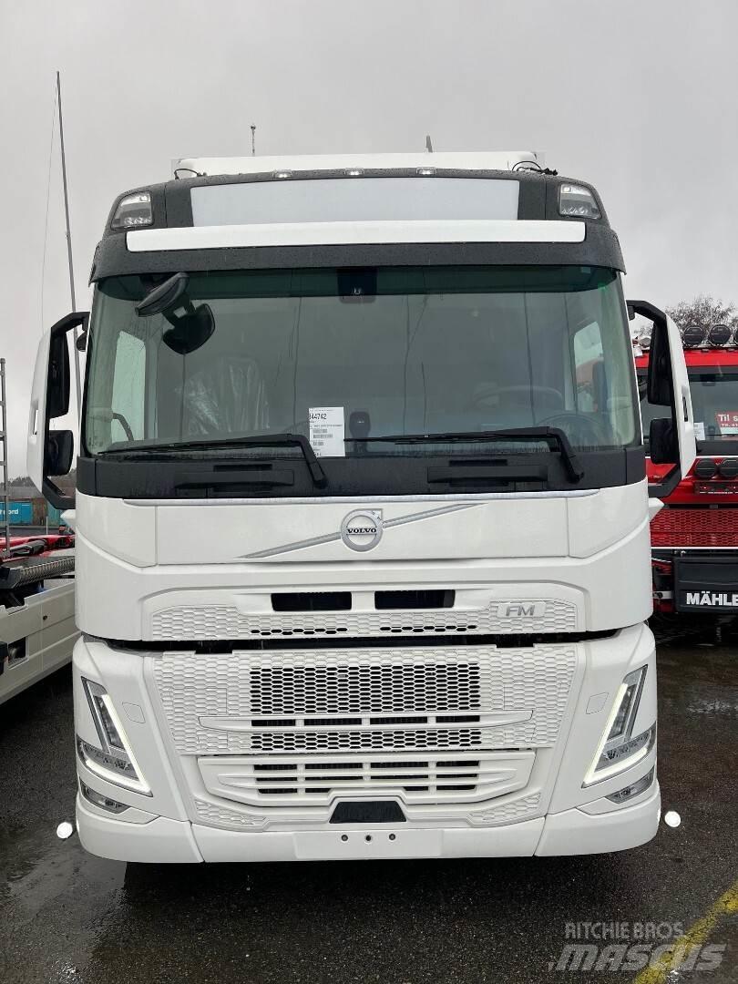 Volvo FM330 4x2 Bakwagens met gesloten opbouw