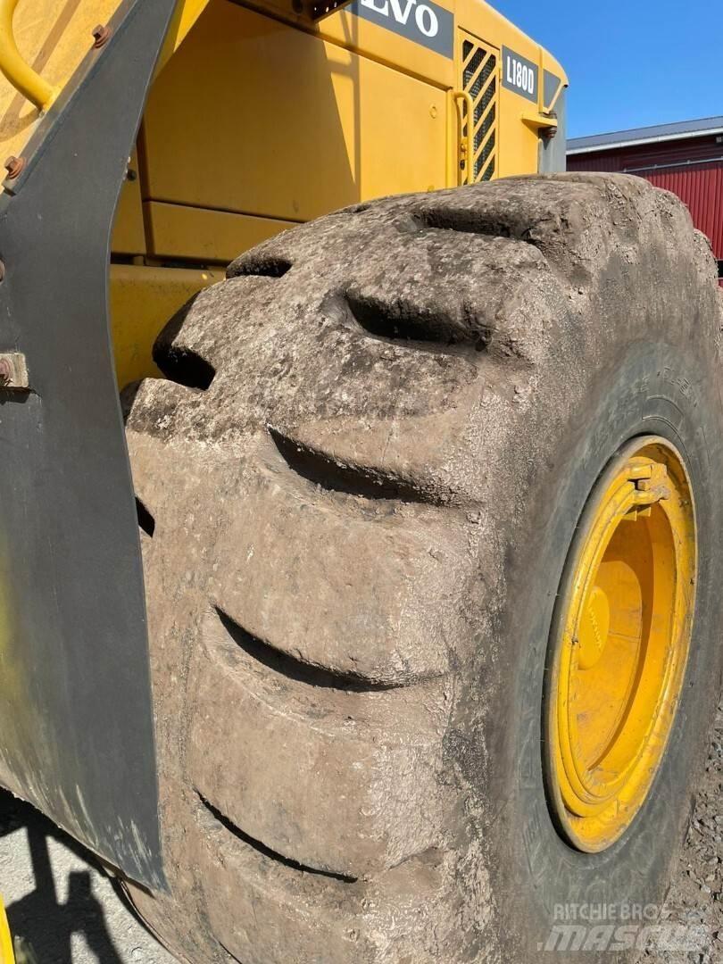 Volvo L180D Wielladers
