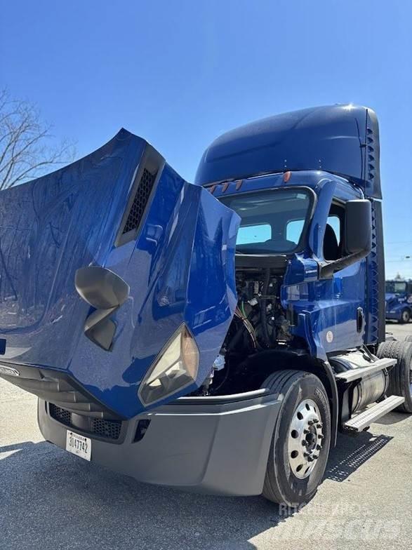 Freightliner CASCADIA 116 Trekkers