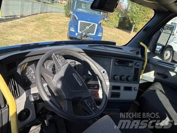 Freightliner CASCADIA 116 Trekkers
