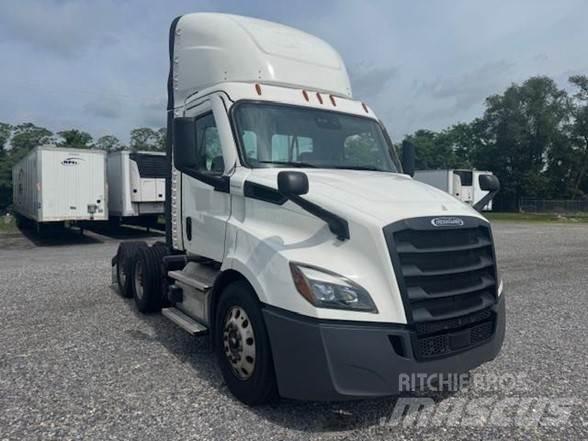 Freightliner CASCADIA 116 Trekkers