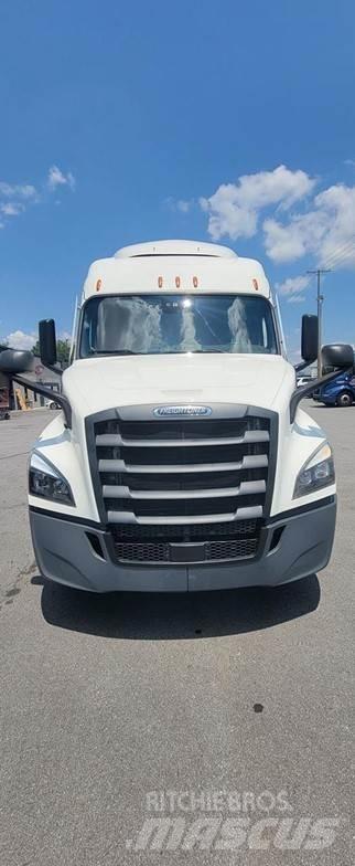 Freightliner CASCADIA 116 Trekkers