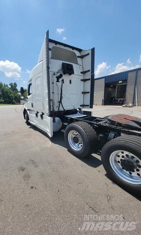 Freightliner CASCADIA 116 Trekkers