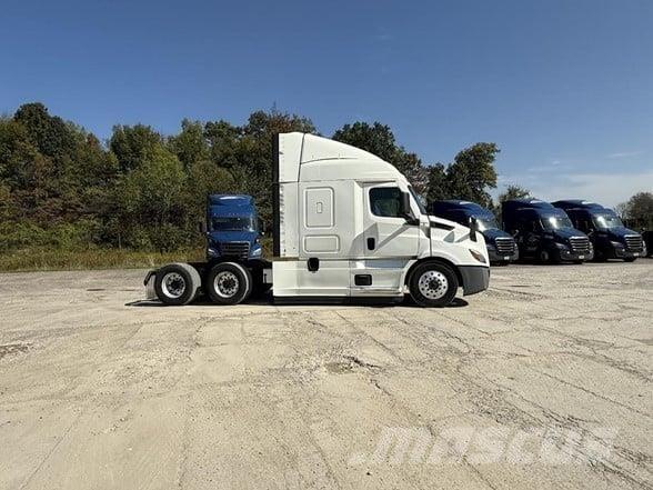 Freightliner CASCADIA 116 Trekkers