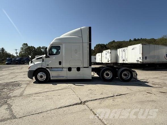 Freightliner CASCADIA 116 Trekkers