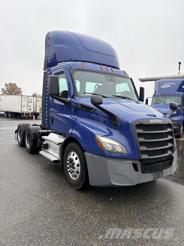 Freightliner CASCADIA 116 Trekkers