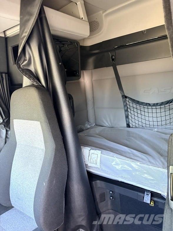 Freightliner CASCADIA 116 Trekkers