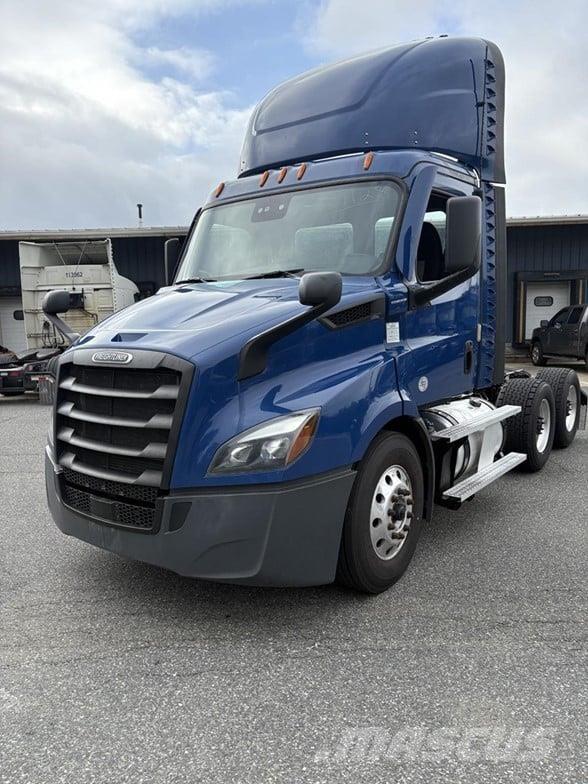 Freightliner CASCADIA 116 Trekkers
