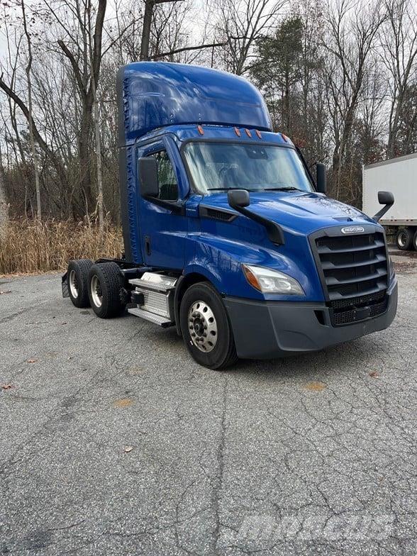 Freightliner CASCADIA 116 Trekkers
