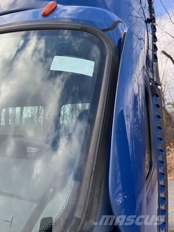 Freightliner CASCADIA 116 Trekkers